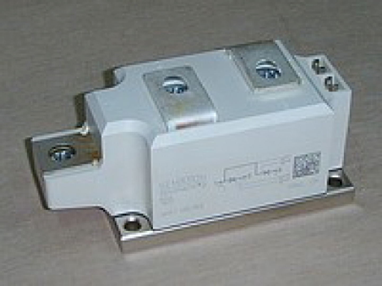 skkt330_18e.jpg