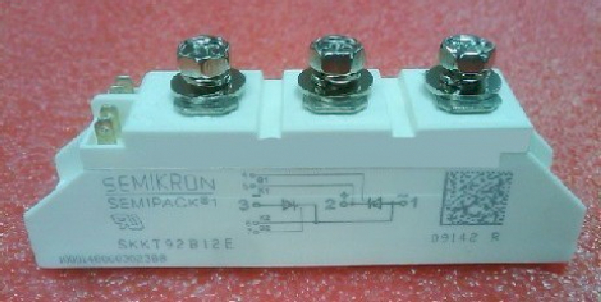 skkt92b18e.jpg